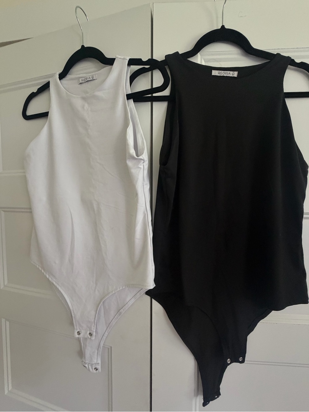 ReoRia White and Black Double Pack Sleeveless Bodysuits